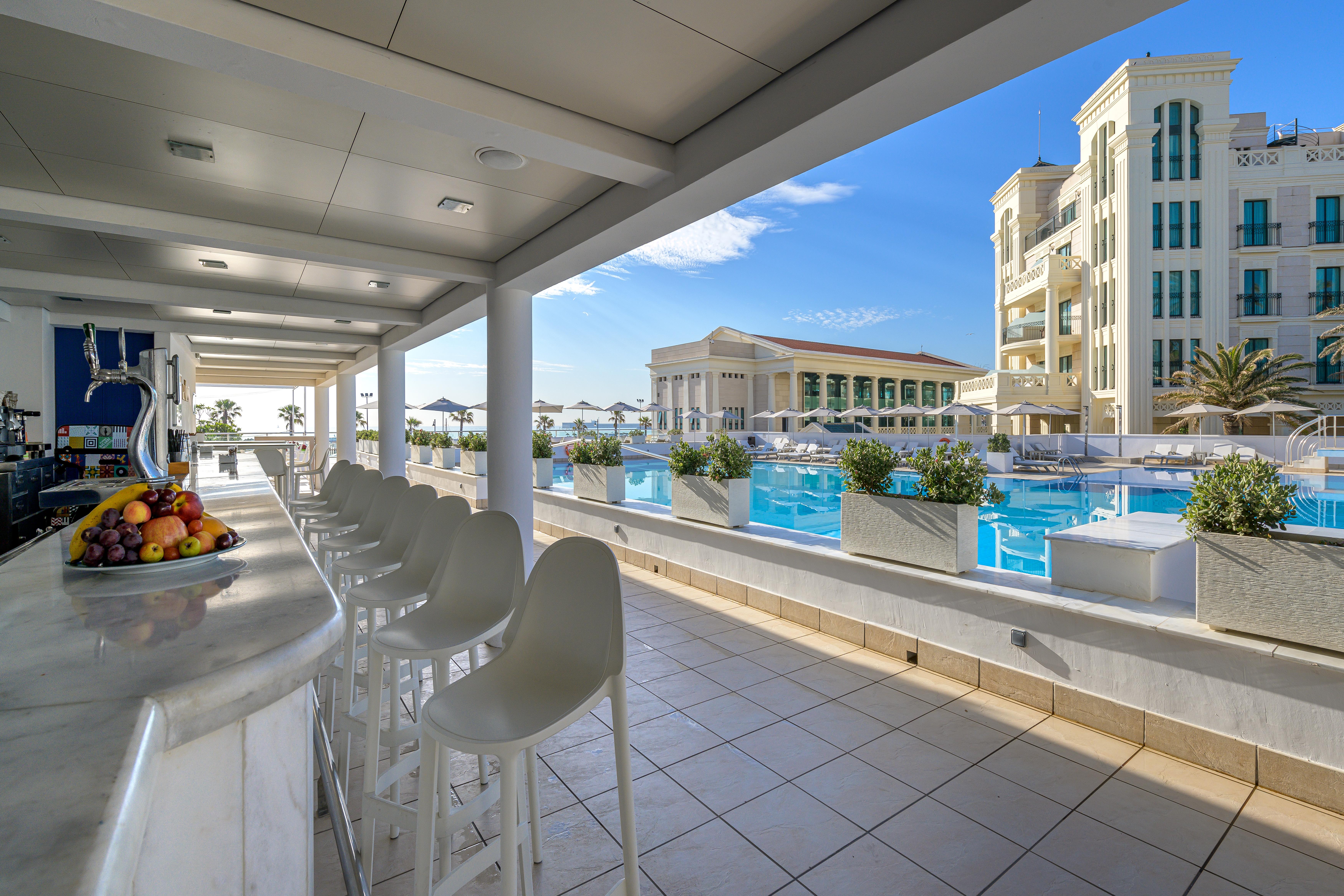Las Arenas Balneario Resort Walencja Zewnętrze zdjęcie Pool at the Westin Athens