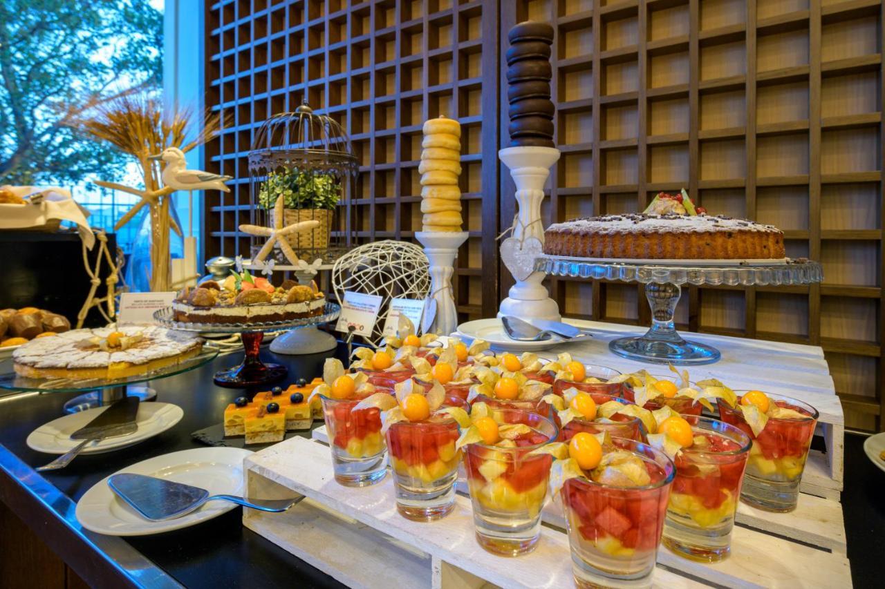 Las Arenas Balneario Resort Walencja Zewnętrze zdjęcie A dessert buffet